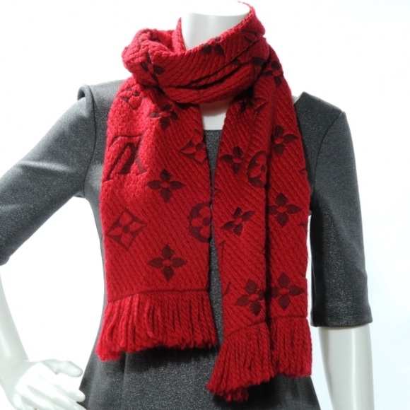 Beautiful Louis Vuitton Logomania Scarf - Picture 5 of 5